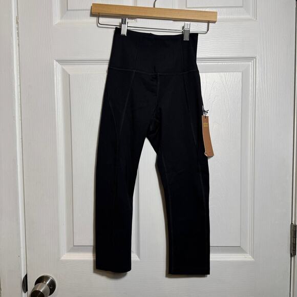 NWT Girlfriend Collective Black Compressive High-Rise Capri - Picture 2 of 4